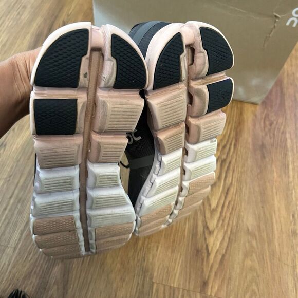 On CLOUDFLOW black running athletic training lace up shoes sneakers women’s 8 - Picture 4 of 9